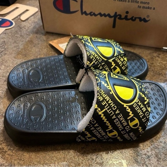 NWT Size 1 Preschool Champion
Slides Sandals​ - Picture 5 of 6